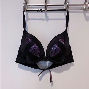 Victoria’s Secret Very Sexy Push-up Pigeonnant Bra